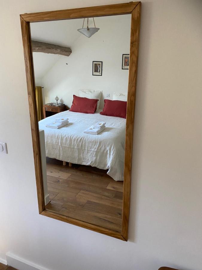 Une Vie En Rose Pressagny-lʼOrgeuilleux Bagian luar foto