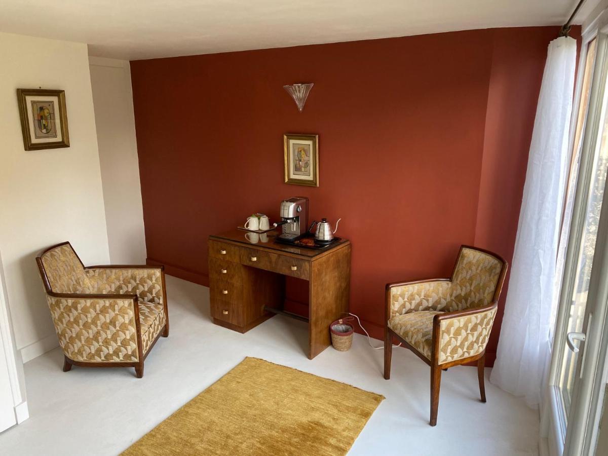 Une Vie En Rose Pressagny-lʼOrgeuilleux Bagian luar foto