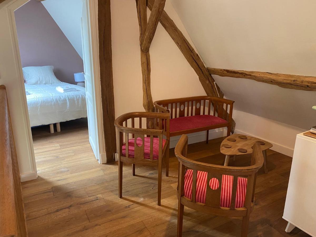 Une Vie En Rose Pressagny-lʼOrgeuilleux Bagian luar foto